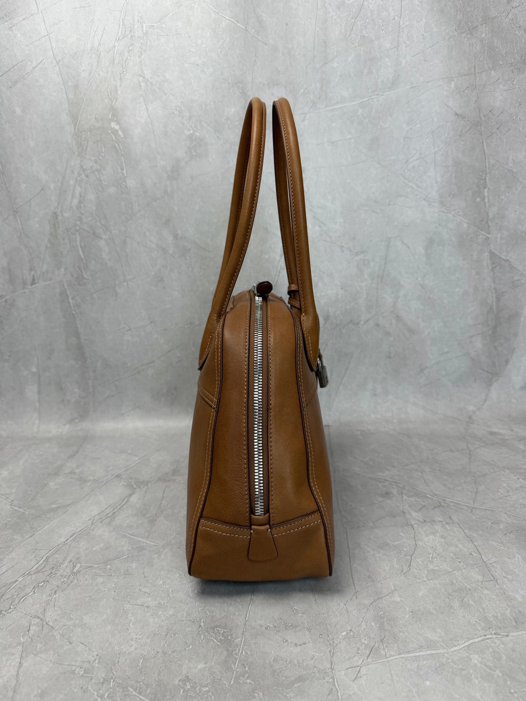 Vivant Medium Shoulder Bag - View 3
