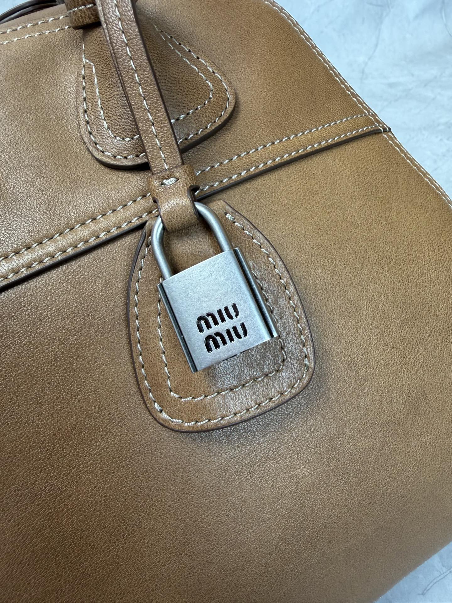 Vivant Medium Shoulder Bag - View 6