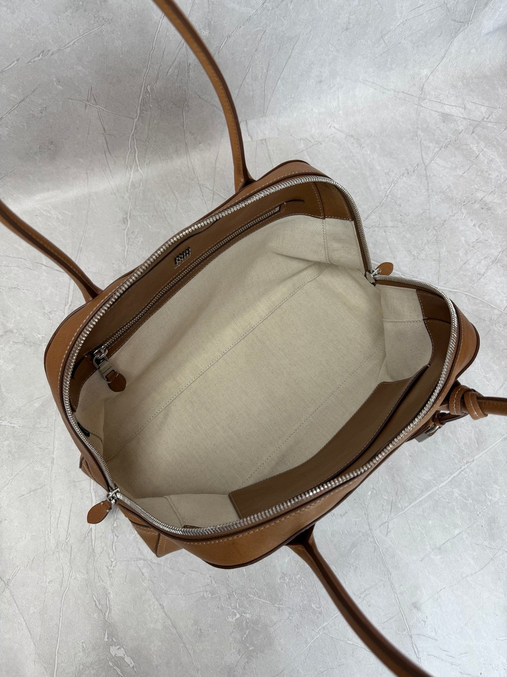 Vivant Medium Shoulder Bag - View 8