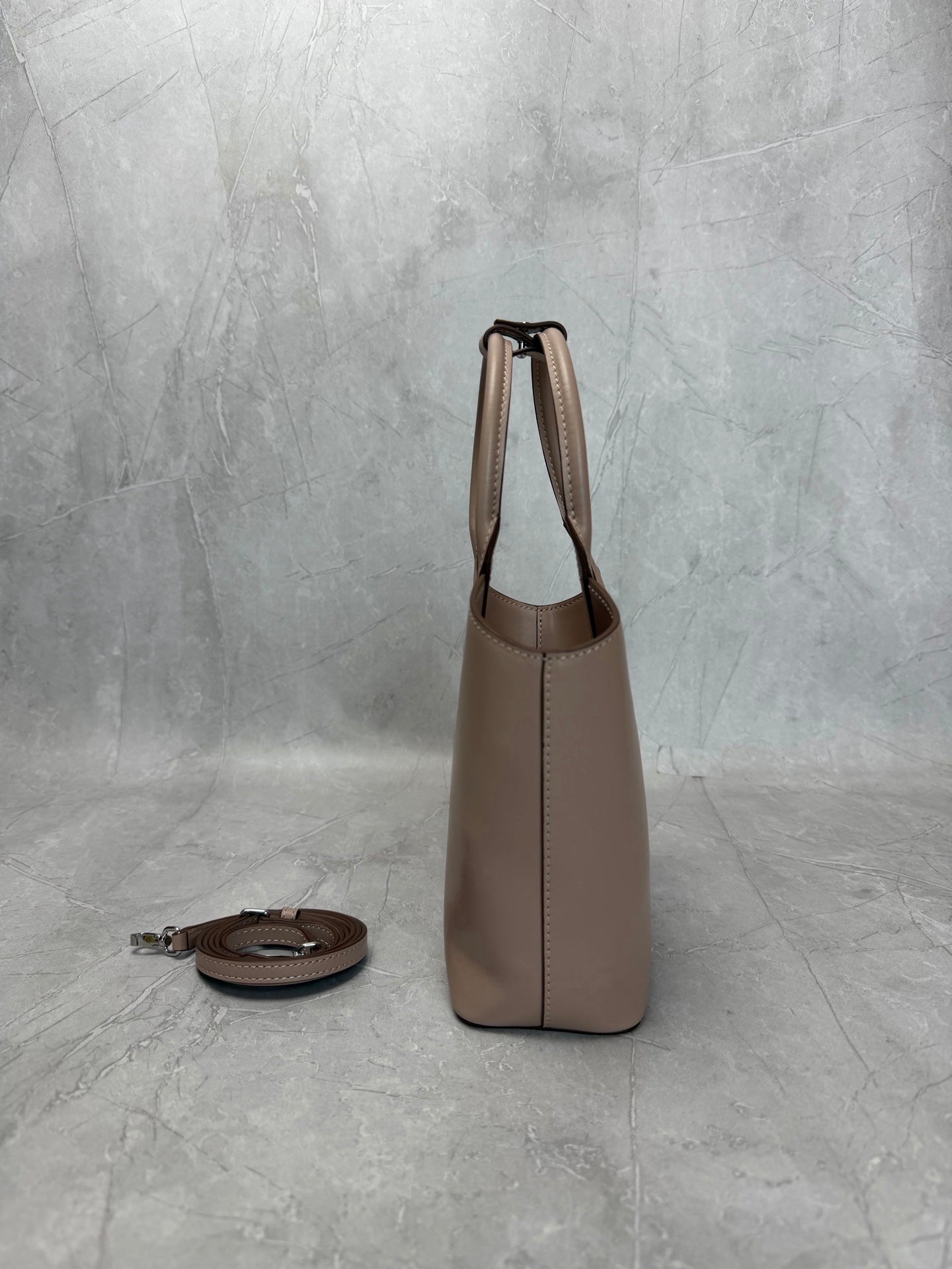Ivy Tote Bag - View 3