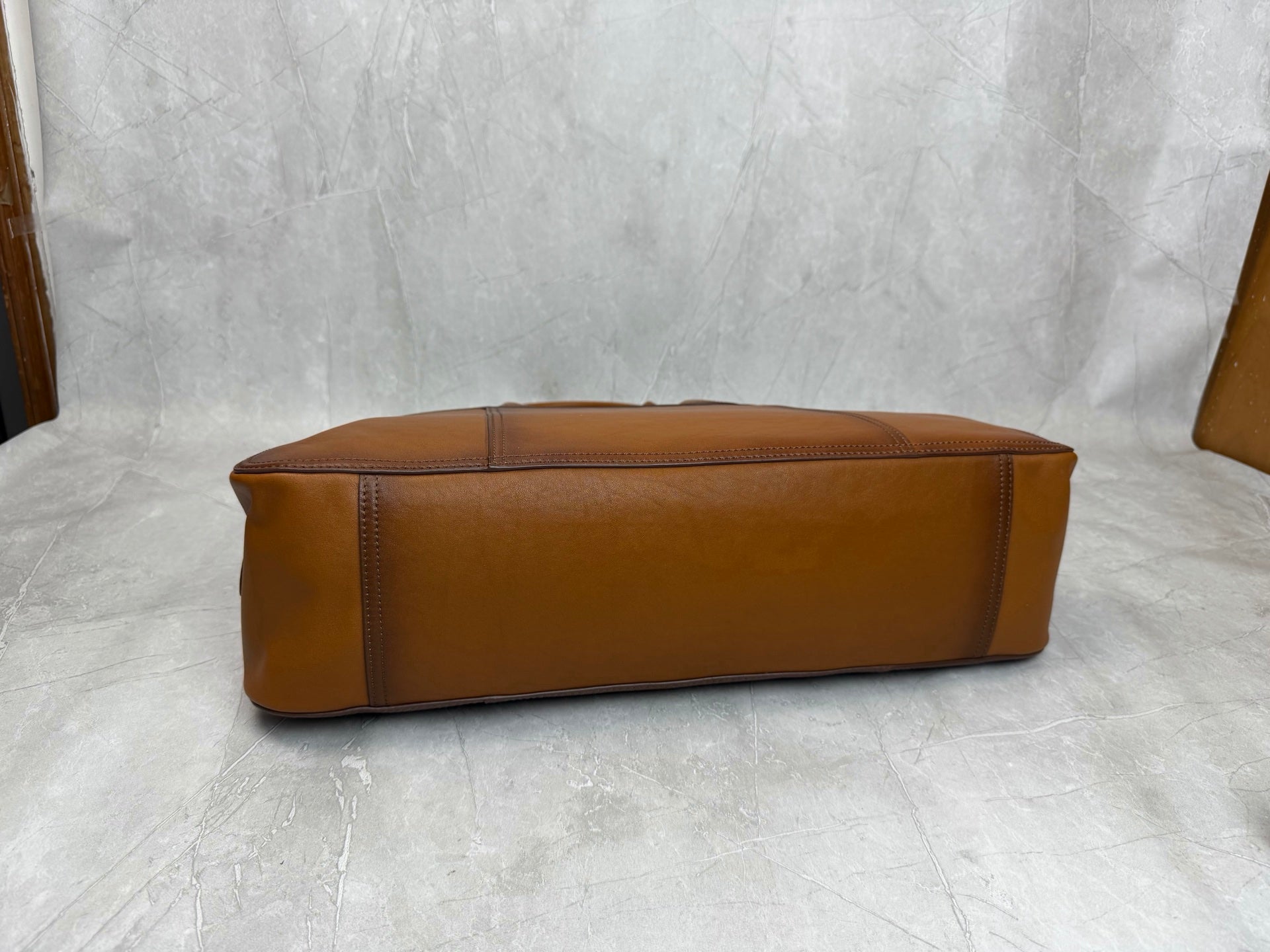 Vivant Large Shoulder Bag - View 4