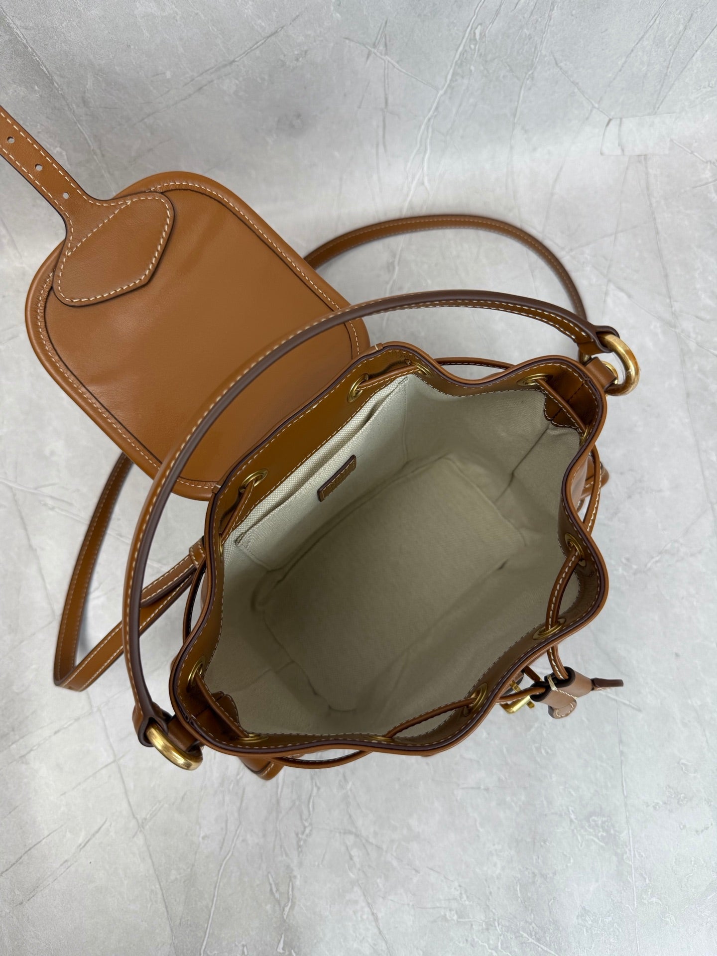Structured Shoulder Bag - View 8