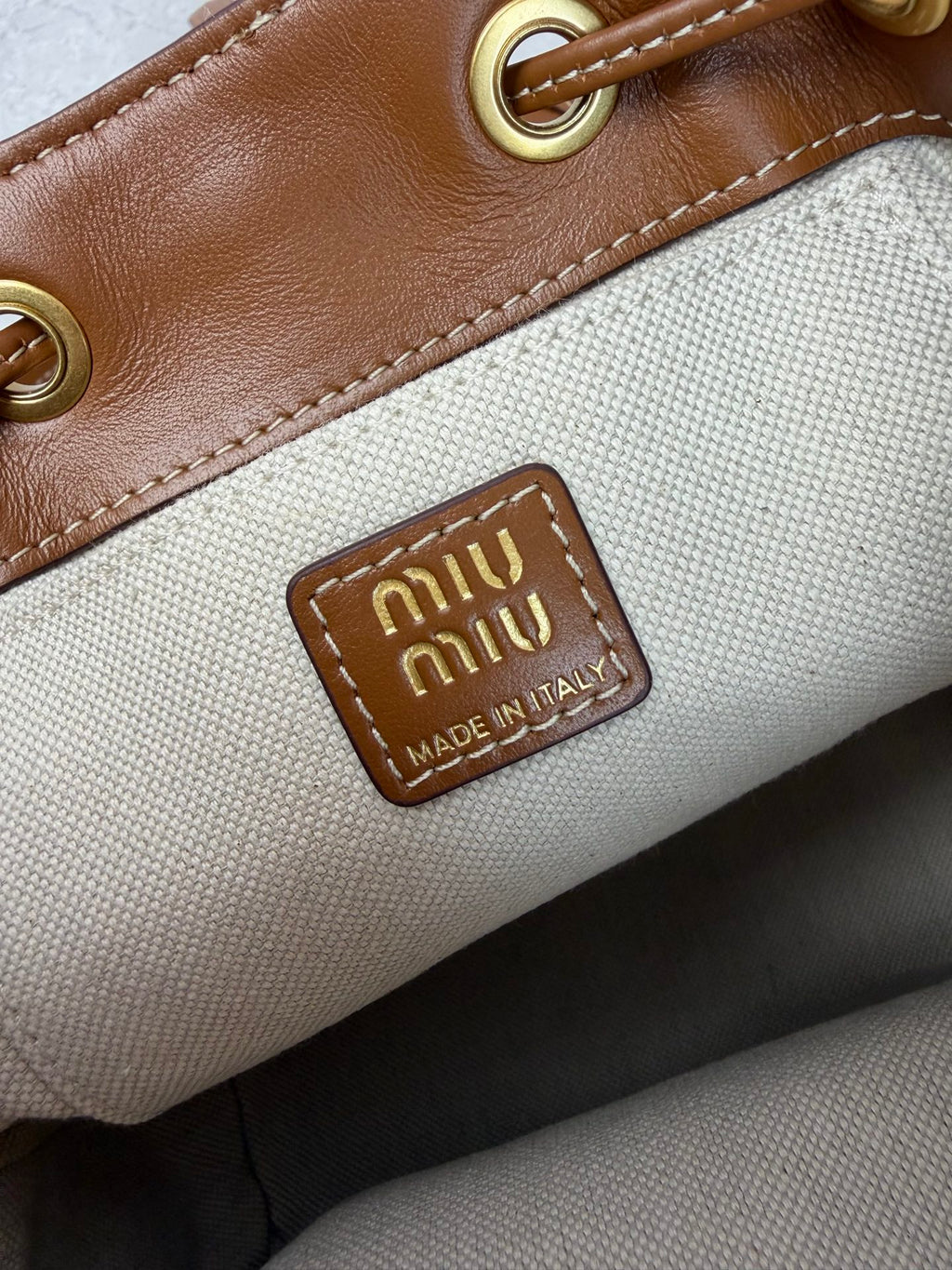Structured Shoulder Bag - View 9