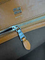 Vivant Medium Shoulder Bag - View 9