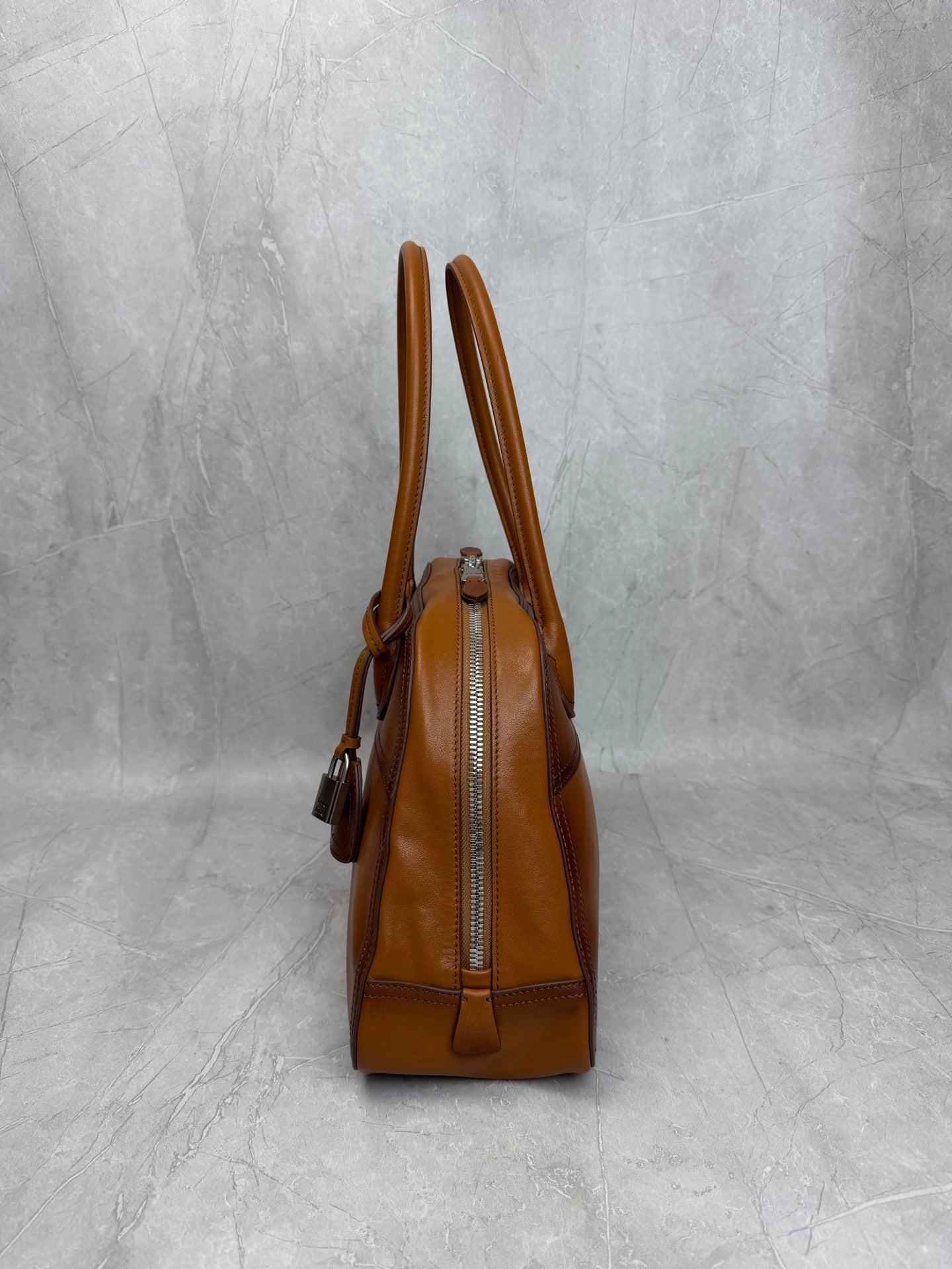 Vivant Medium Shoulder Bag - View 3