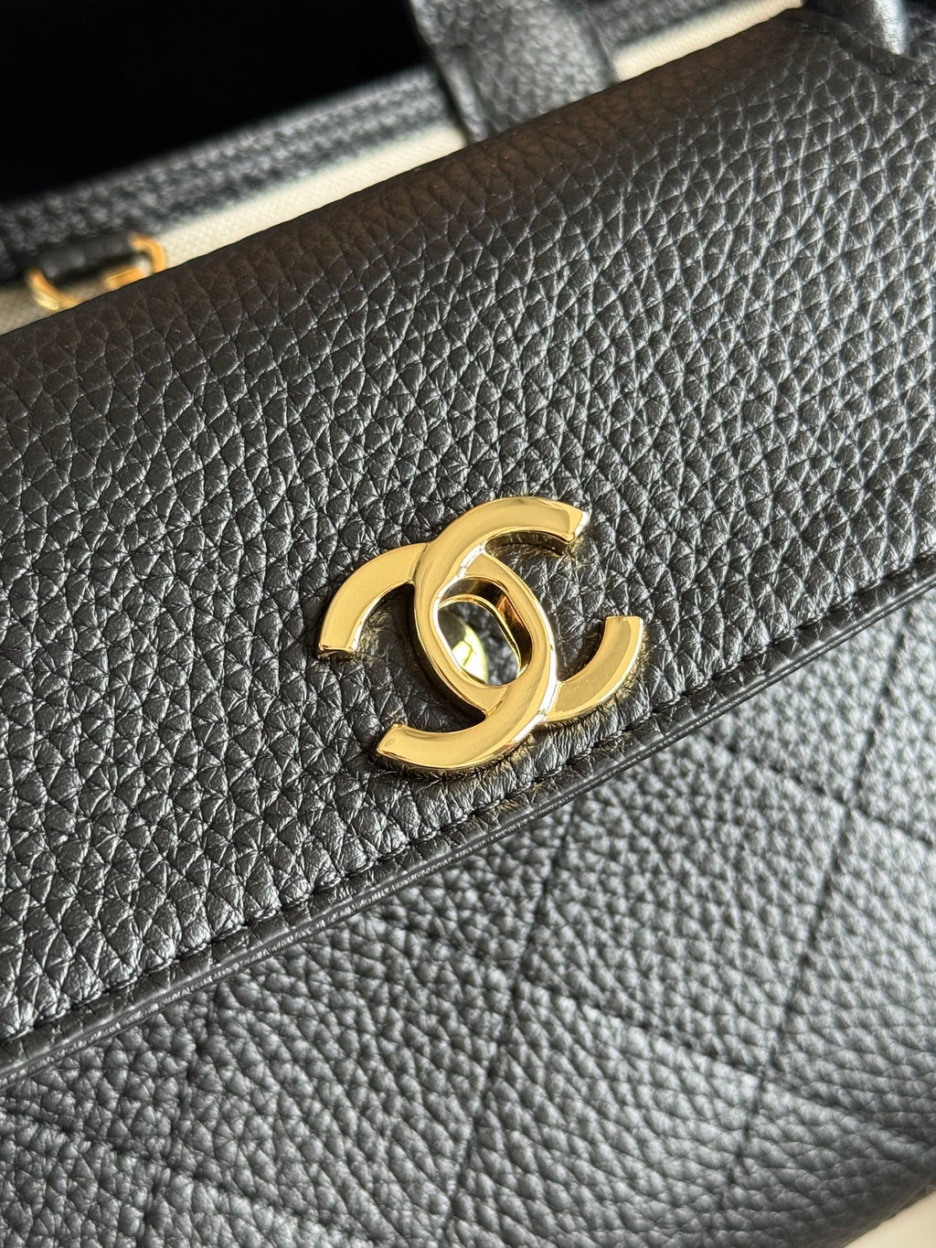 26S Small Shopping Bag in Black Grained Calfskin