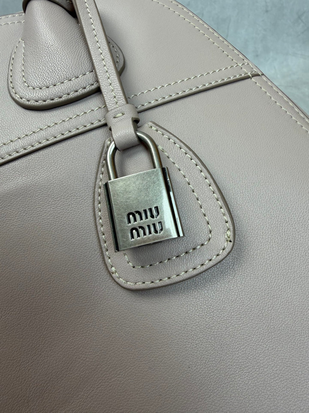 Vivant Medium Shoulder Bag - View 7