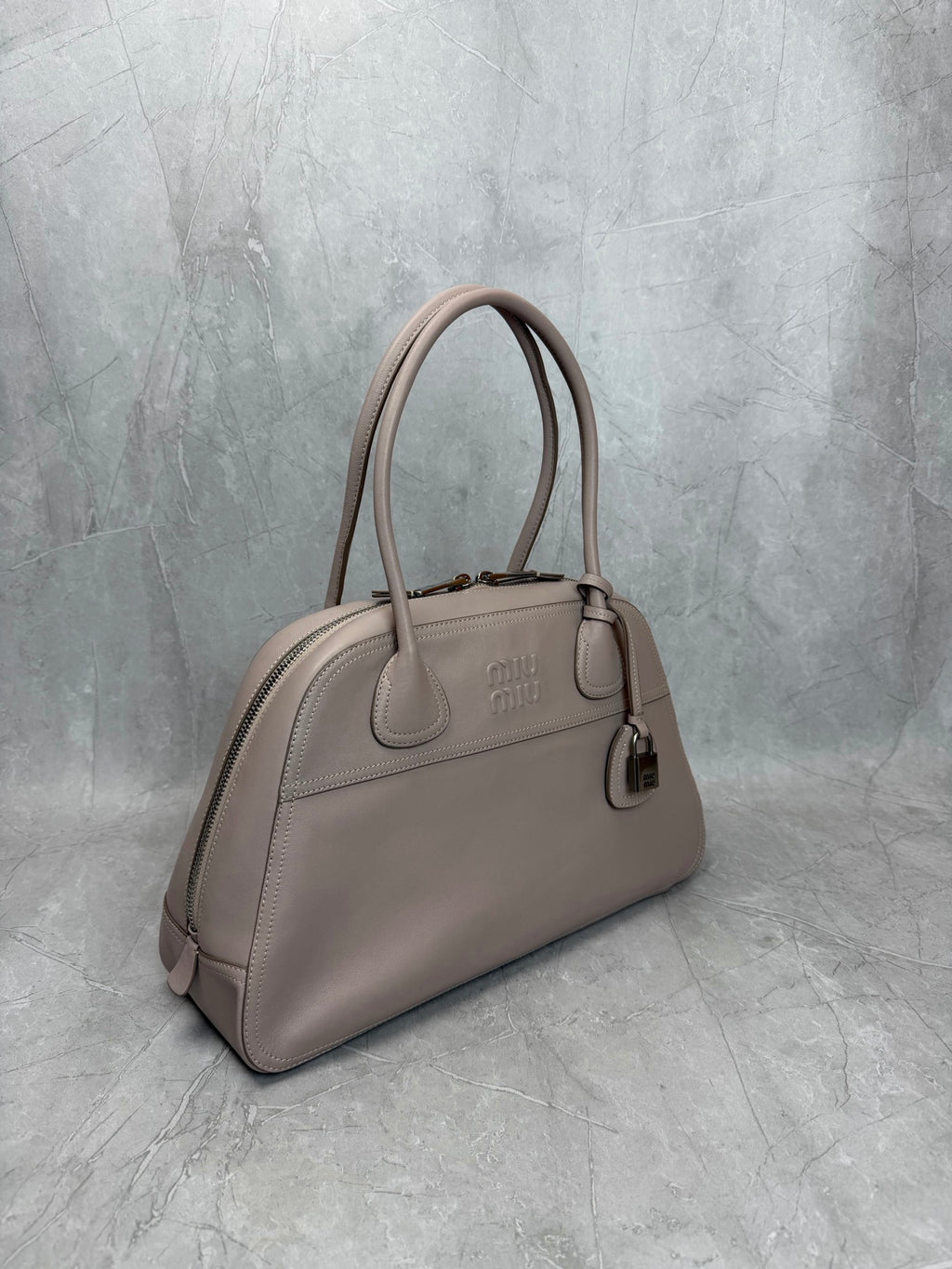 Vivant Medium Shoulder Bag - View 3