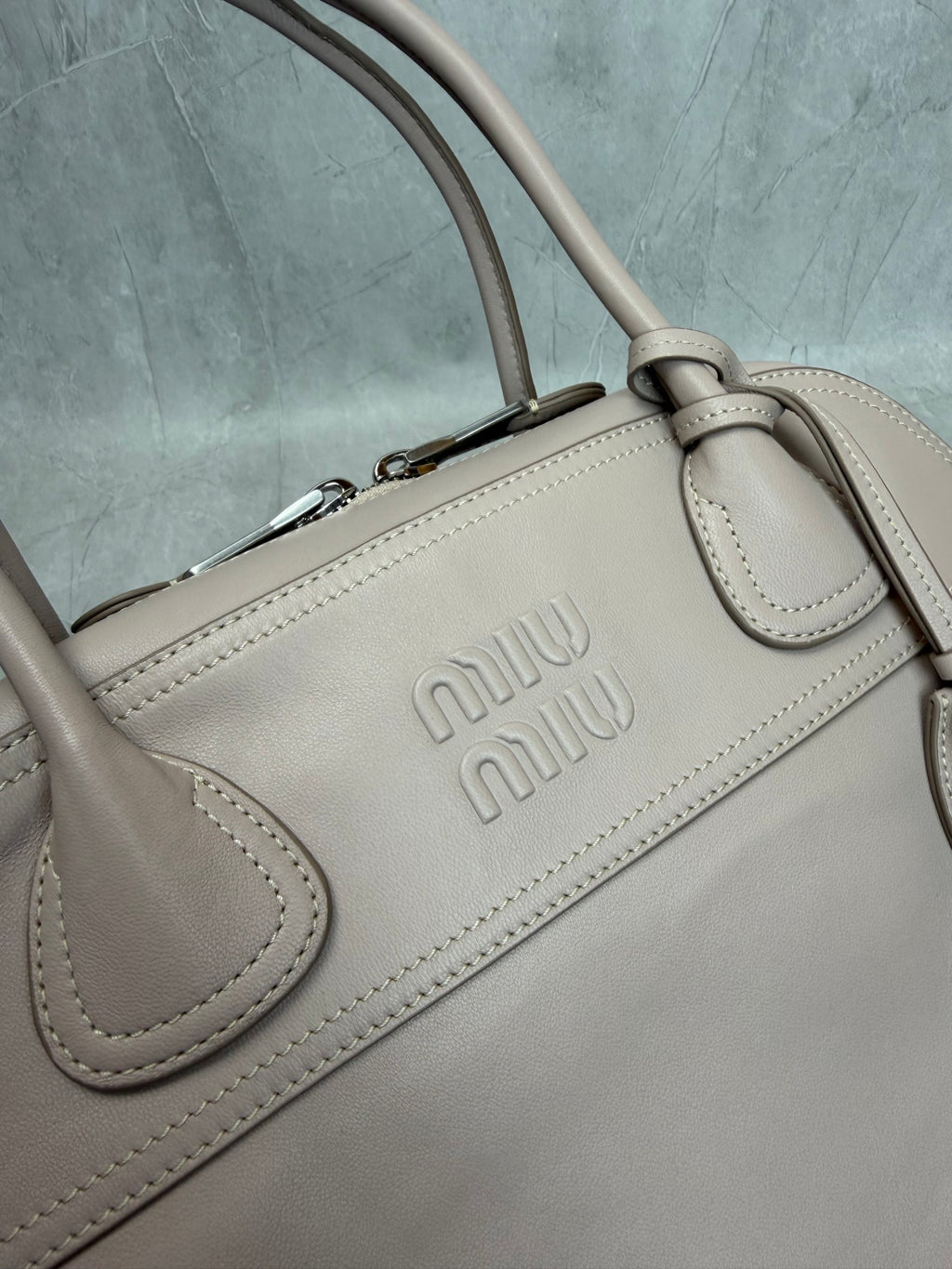 Vivant Medium Shoulder Bag - View 5