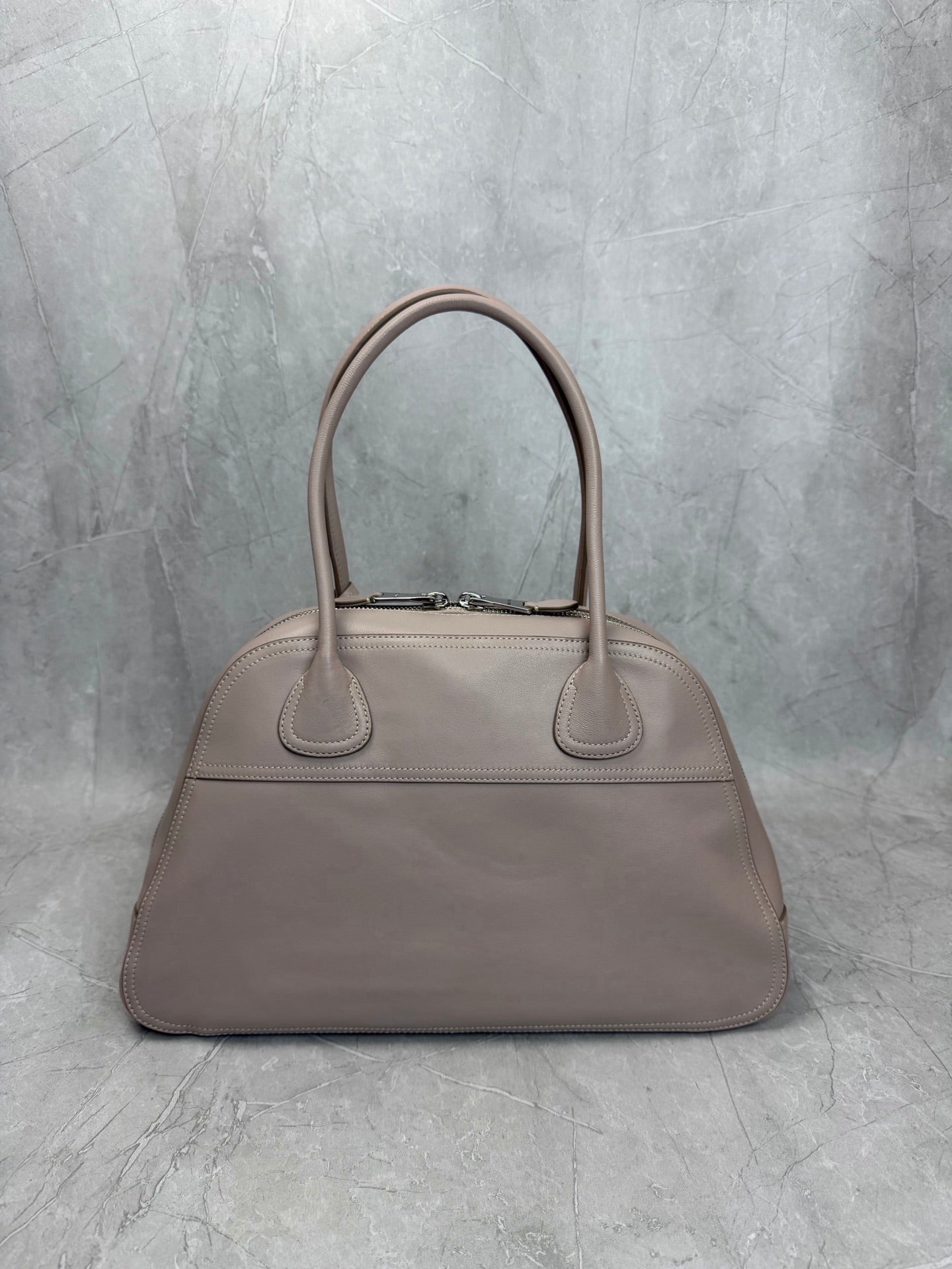 Vivant Medium Shoulder Bag - View 2