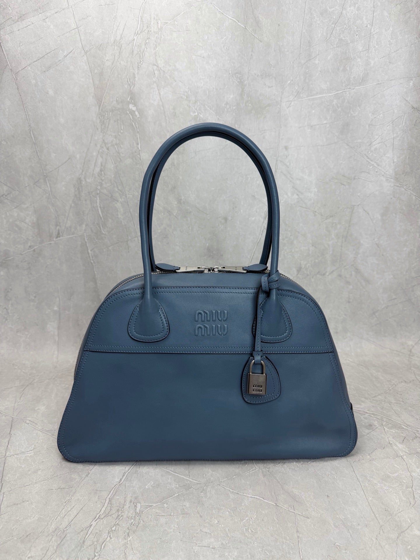 Vivant Medium Shoulder Bag - View 1
