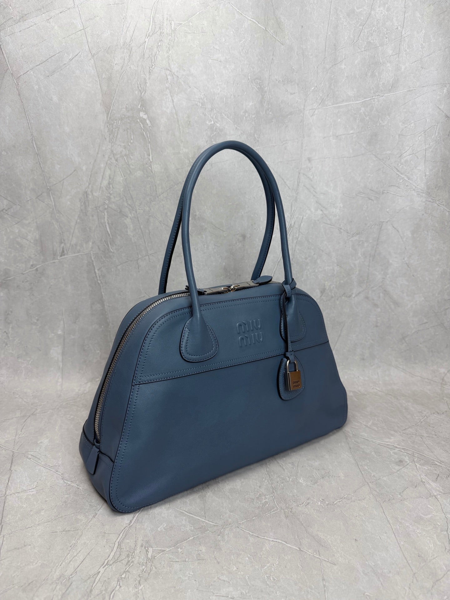Vivant Medium Shoulder Bag - View 3