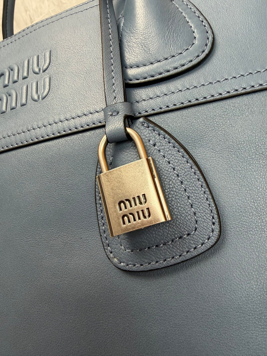Vivant Medium Shoulder Bag - View 7
