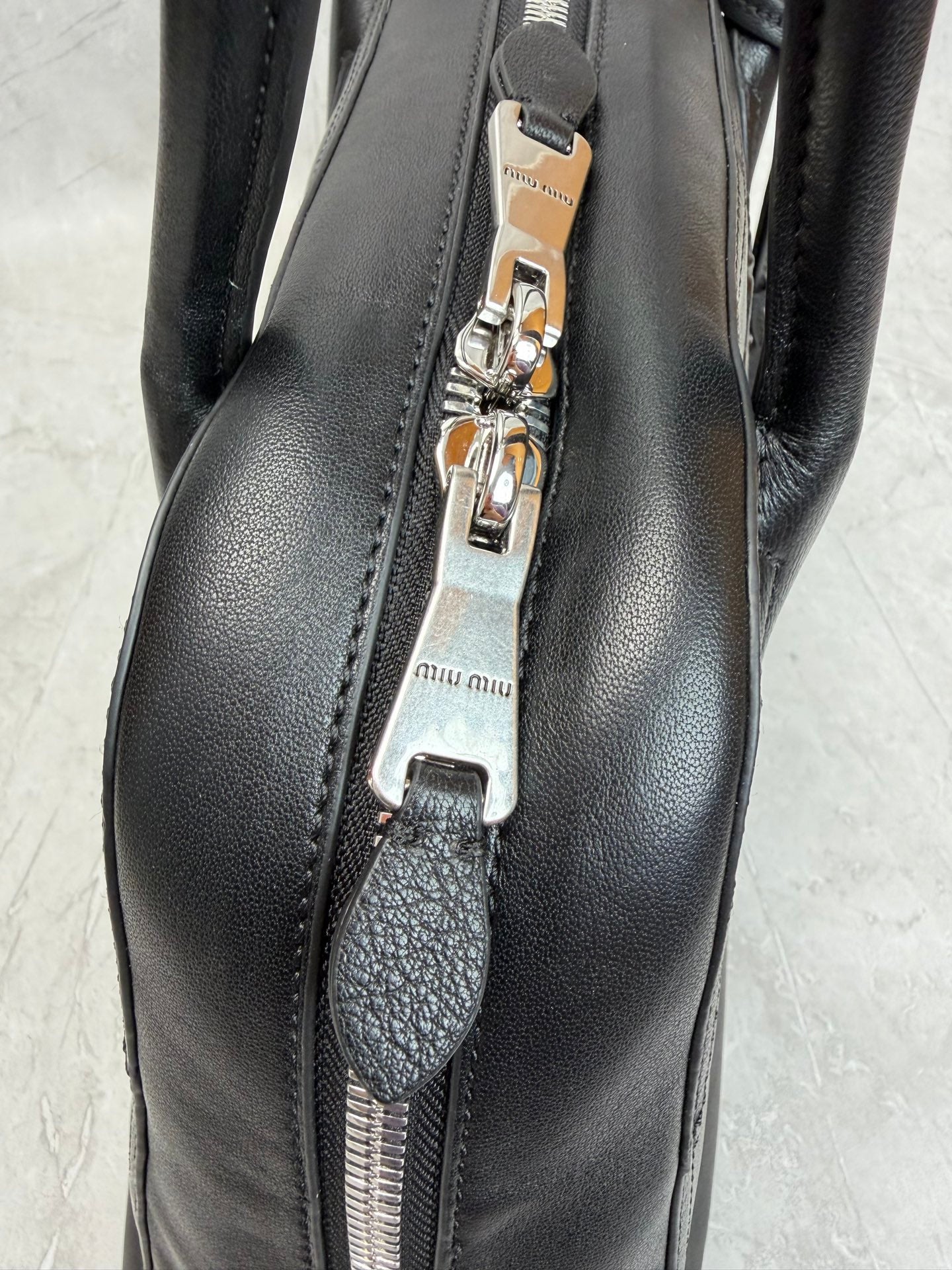 Vivant Medium Shoulder Bag - View 7