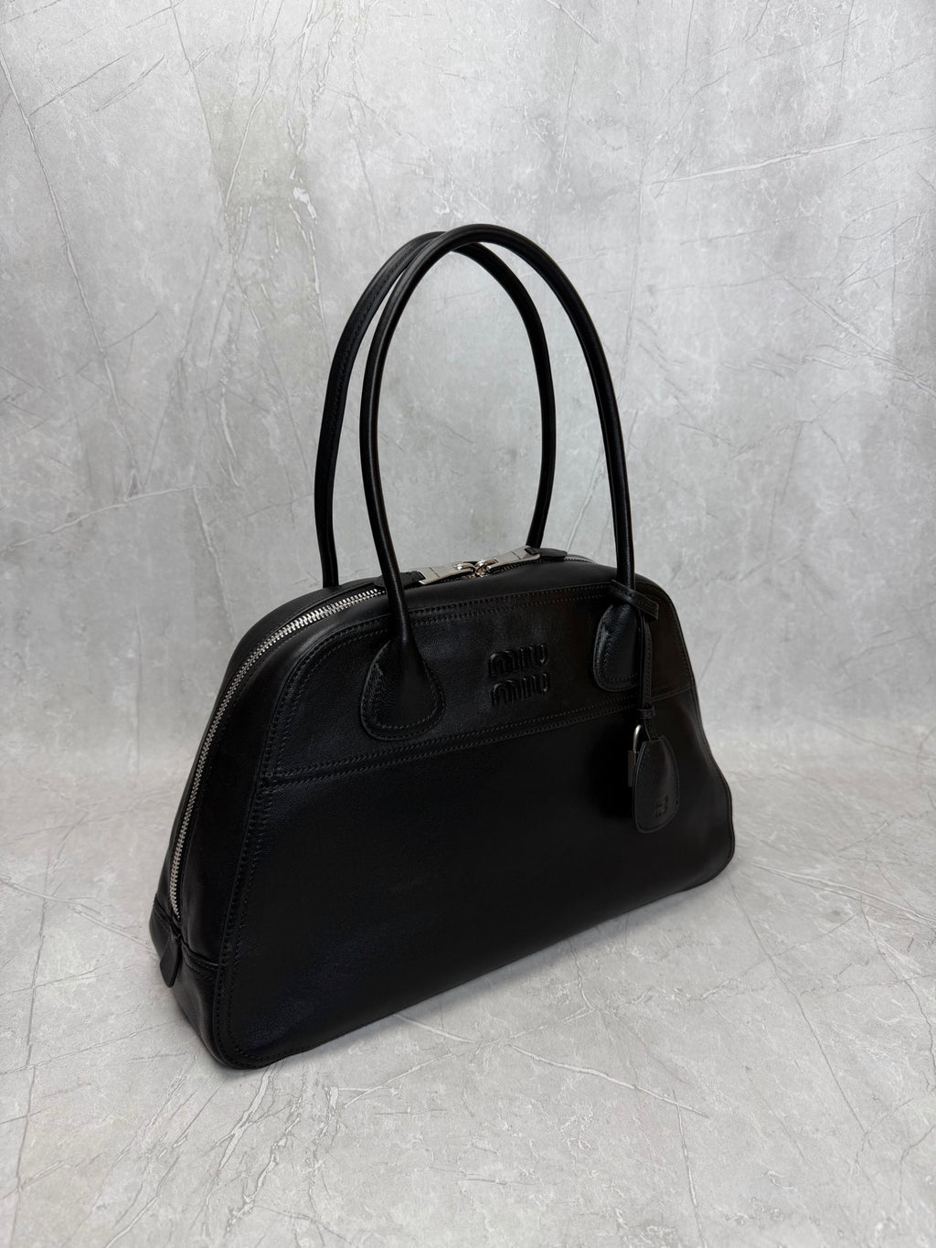 Vivant Medium Shoulder Bag - View 3
