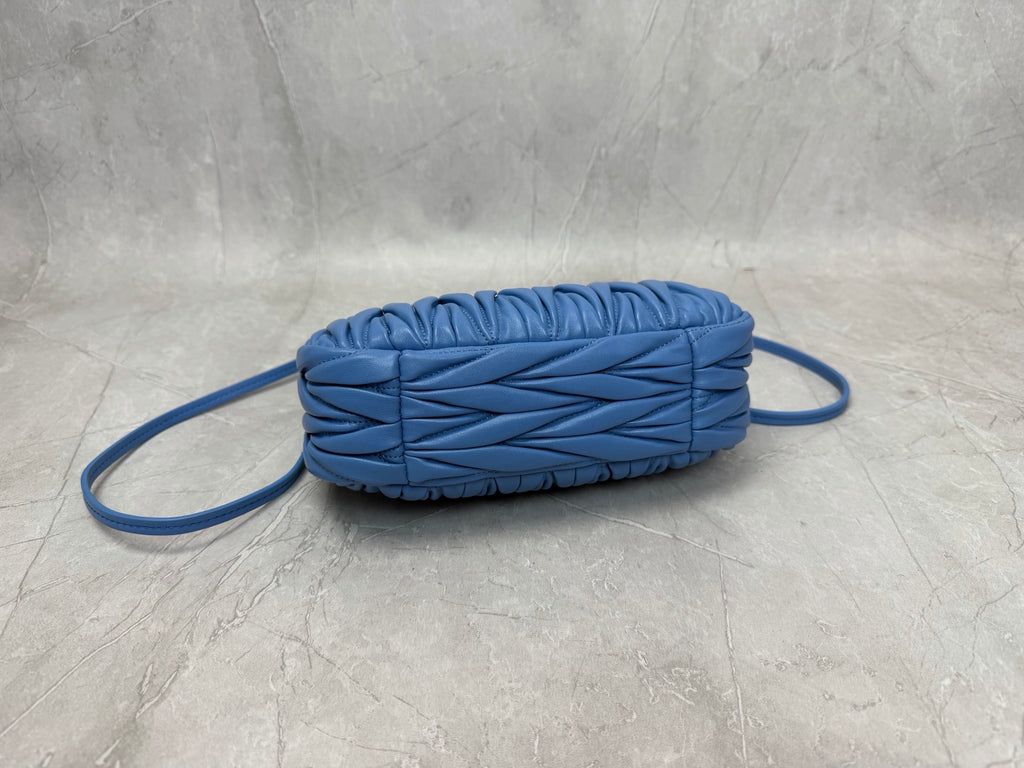 Matelassé Shoulder Bag - View 4