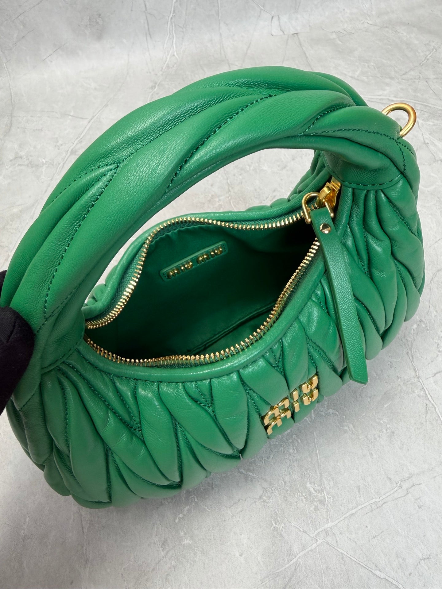 Matelassé Shoulder Bag - View 8