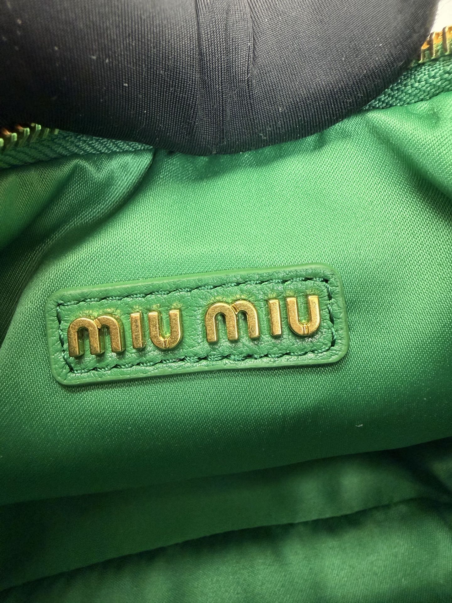 Matelassé Shoulder Bag - View 9