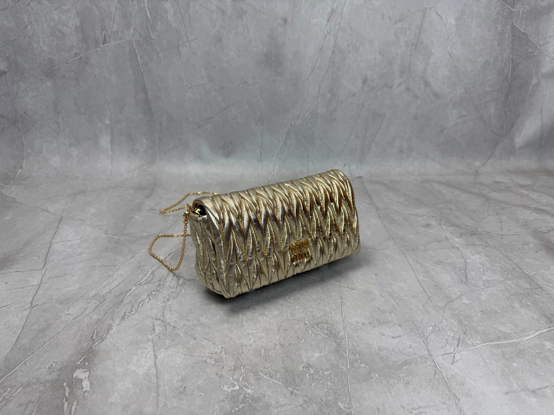 Matelassé Crossbody Bag - View 3
