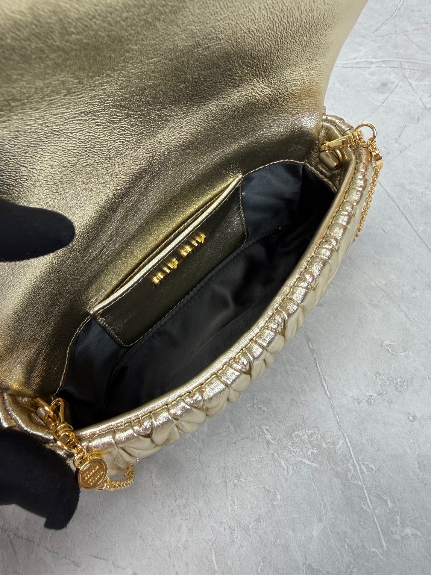 Matelassé Crossbody Bag - View 8