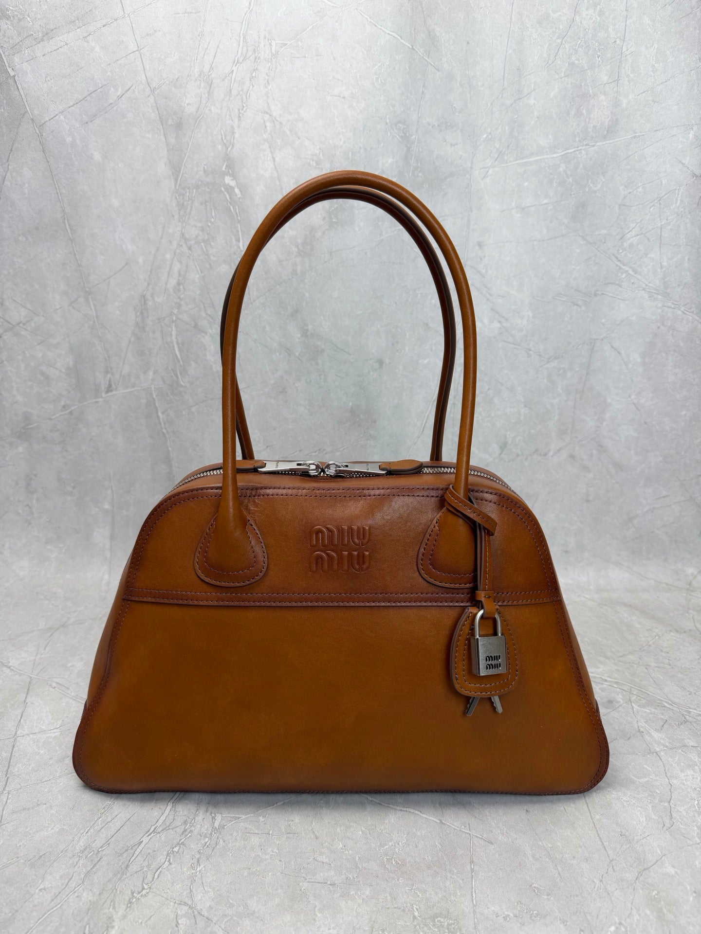 Vivant Medium Shoulder Bag - View 1