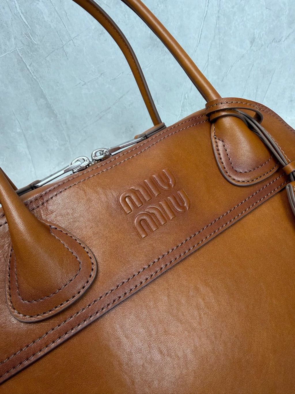 Vivant Medium Shoulder Bag - View 5