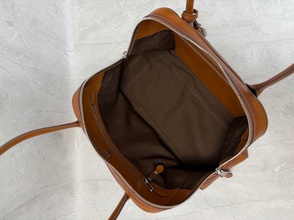 Vivant Medium Shoulder Bag - View 8