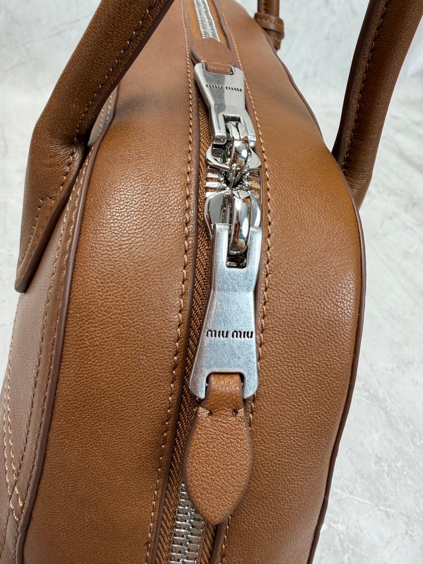 Vivant Medium Shoulder Bag - View 7