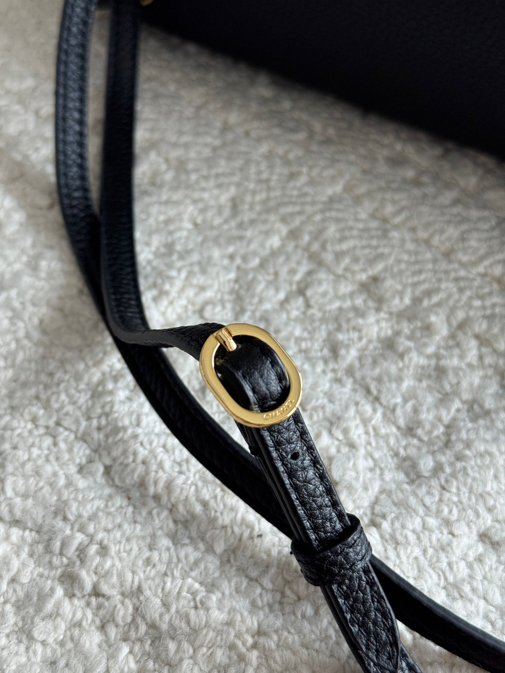 Chanel 26S CF Maxi Large Flap Bag in Black Grained Leather with Gold-Tone Hardware - Detail View 5