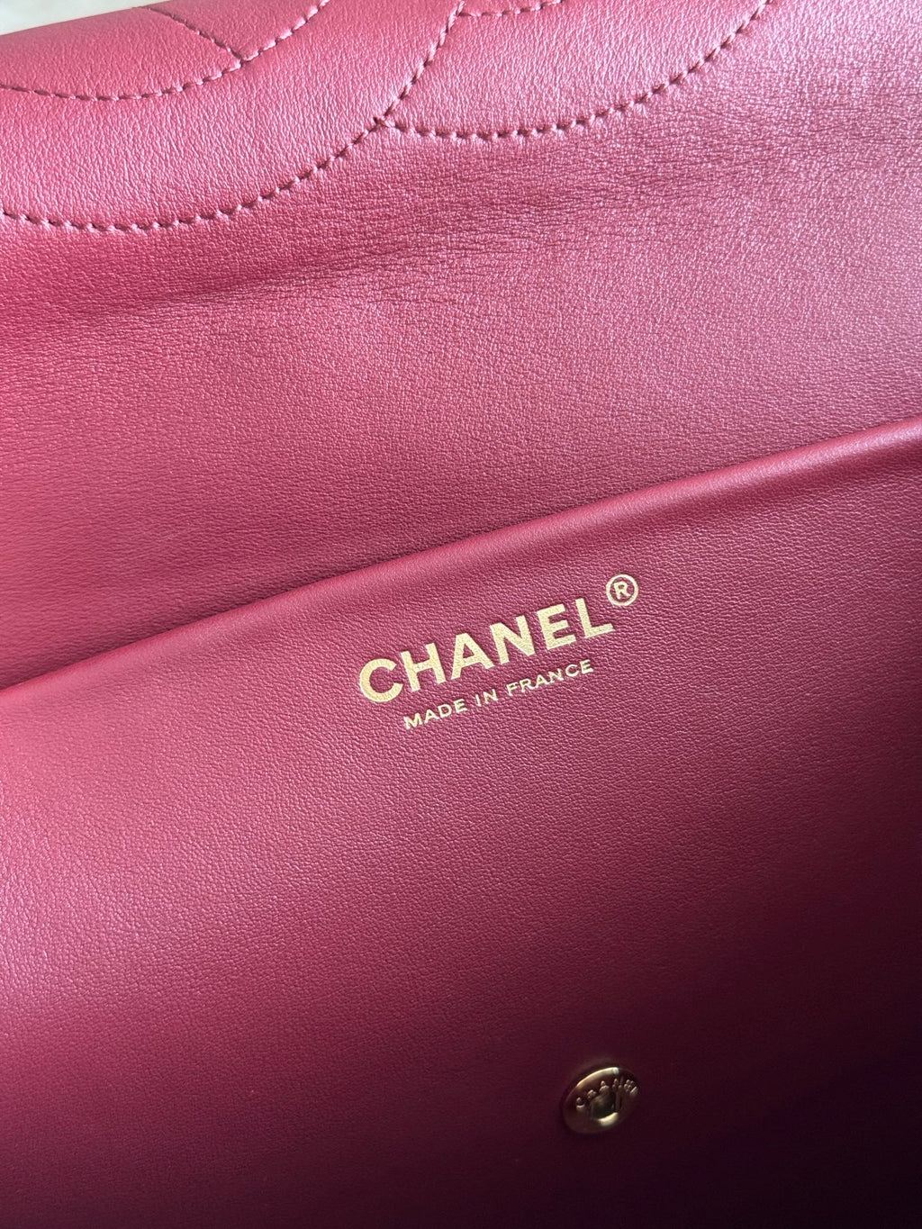 Chanel 26S CF Maxi Large Flap Bag in Black Grained Leather with Gold-Tone Hardware - Detail View 9