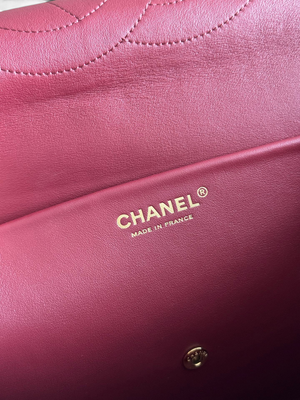 Chanel 26S CF Maxi Large Flap Bag in Black Grained Leather with Gold-Tone Hardware - Detail View 9