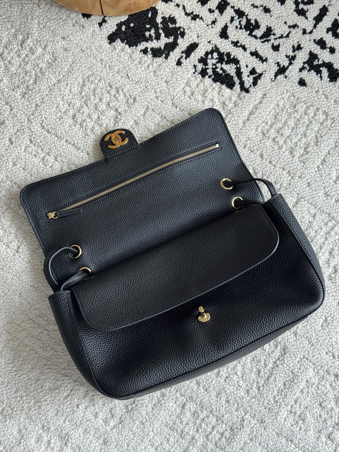 Chanel 26S CF Maxi Small Flap Bag in Black Grained Leather with Gold-Tone Hardware - Detail View 7