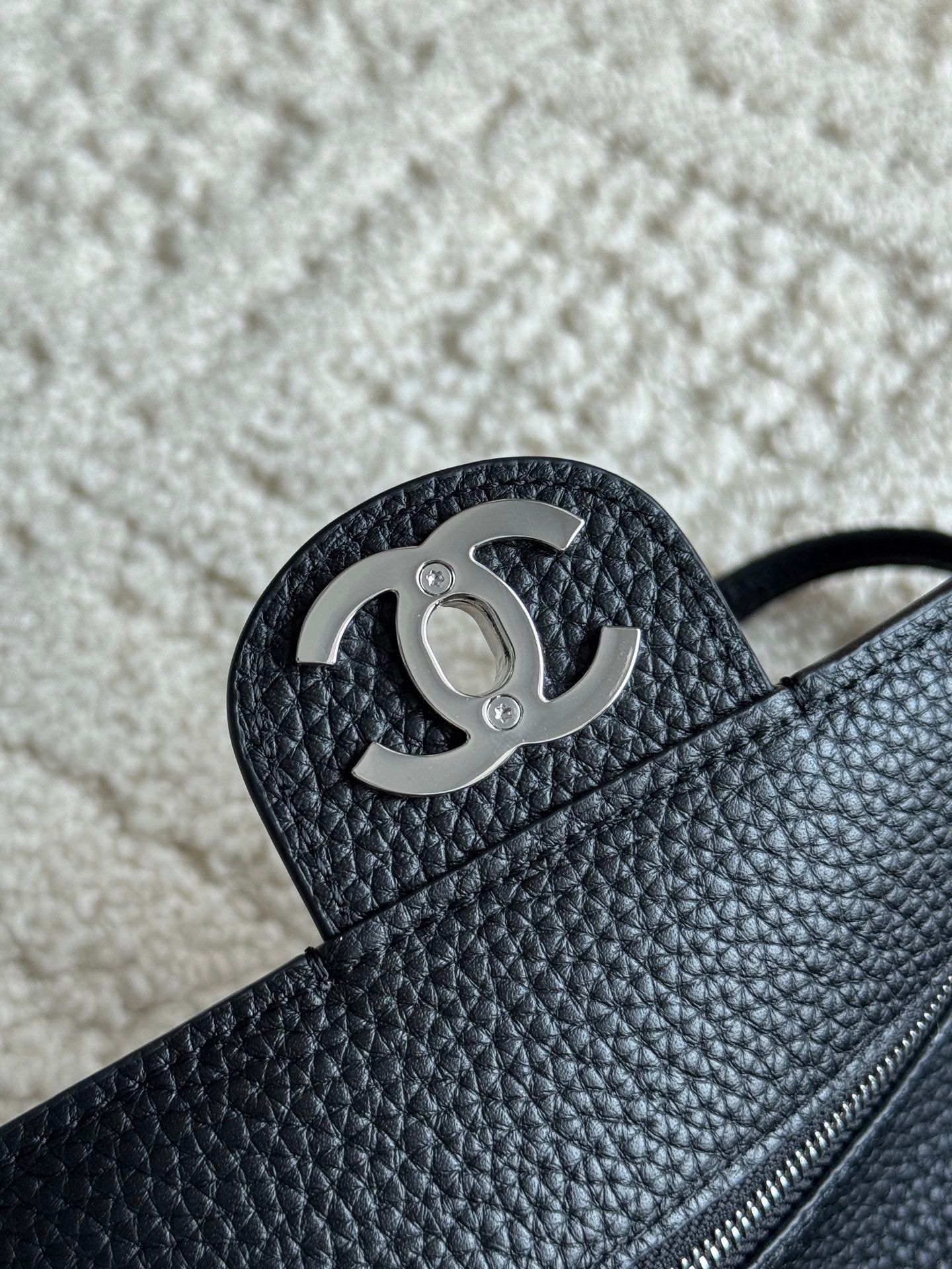 Chanel 26S CF Maxi Small Flap Bag in Black Grained Leather with Silver-Tone Hardware - Detail View 6