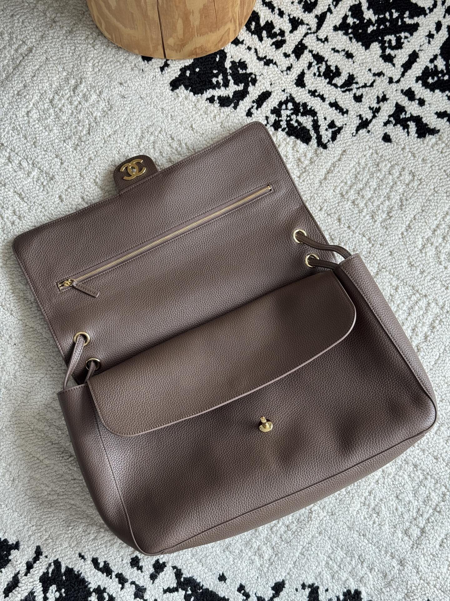 Chanel 26S CF Maxi Large Flap Bag in Taupe Grained Leather with Gold-Tone Hardware - Detail View 6