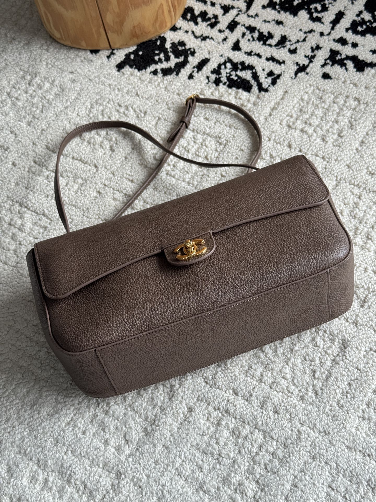 Chanel 26S CF Maxi Small Flap Bag in Taupe Grained Leather with Gold-Tone Hardware - Detail View 3