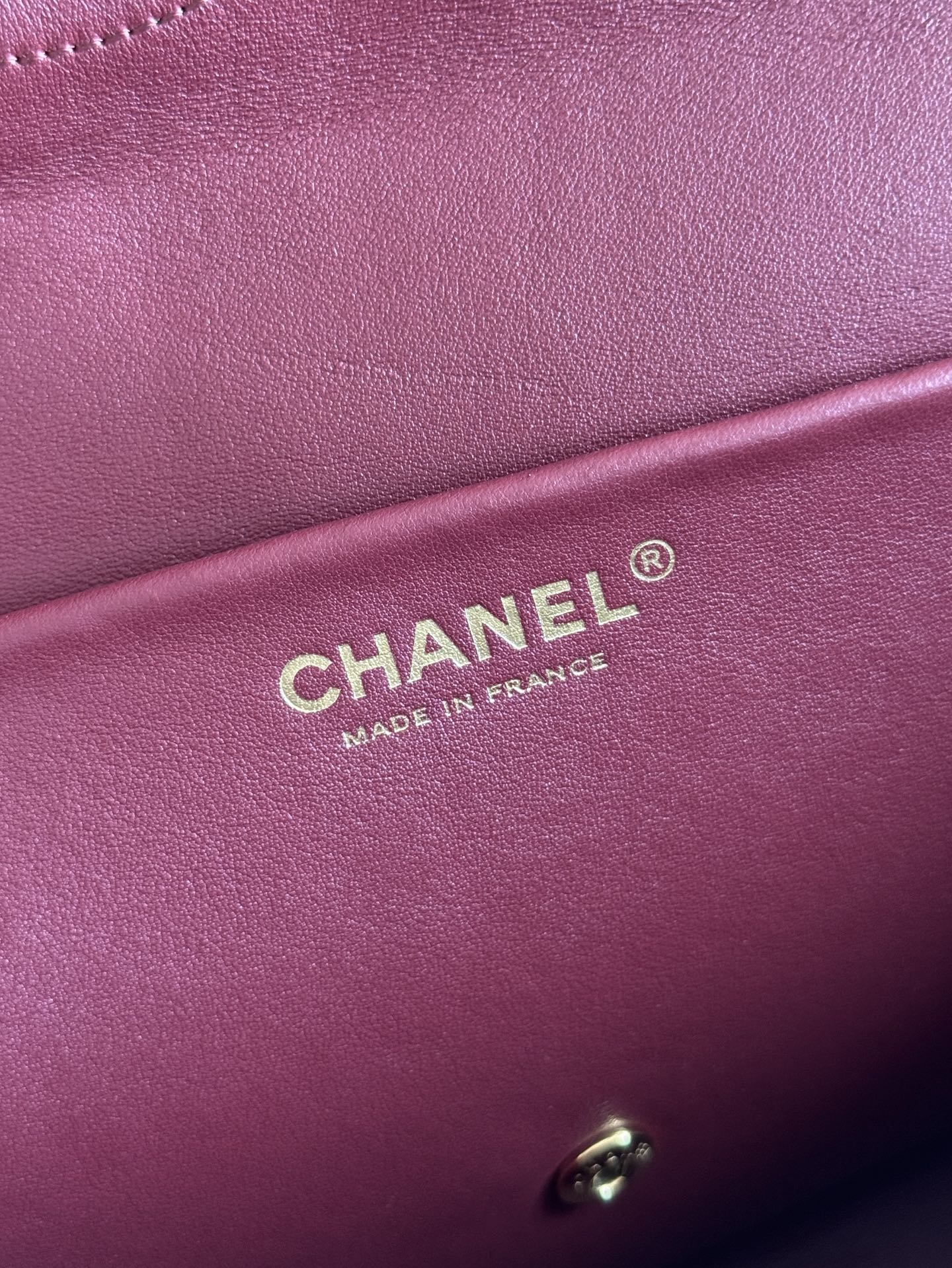 Chanel 26S CF Maxi Large Flap Bag in Burgundy Grained Leather with Gold-Tone Hardware - Detail View 9