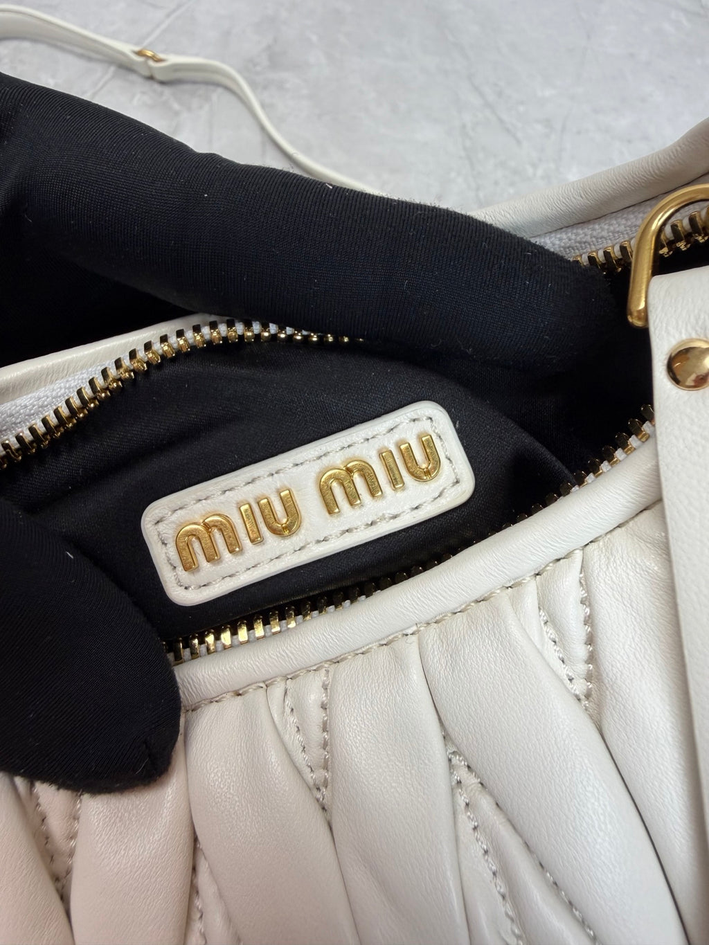 Matelassé Shoulder Bag - View 9