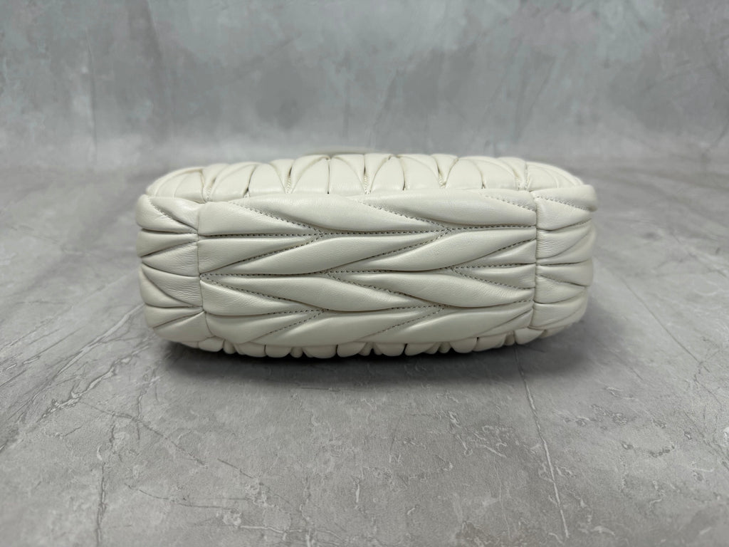 Matelassé Shoulder Bag - View 4