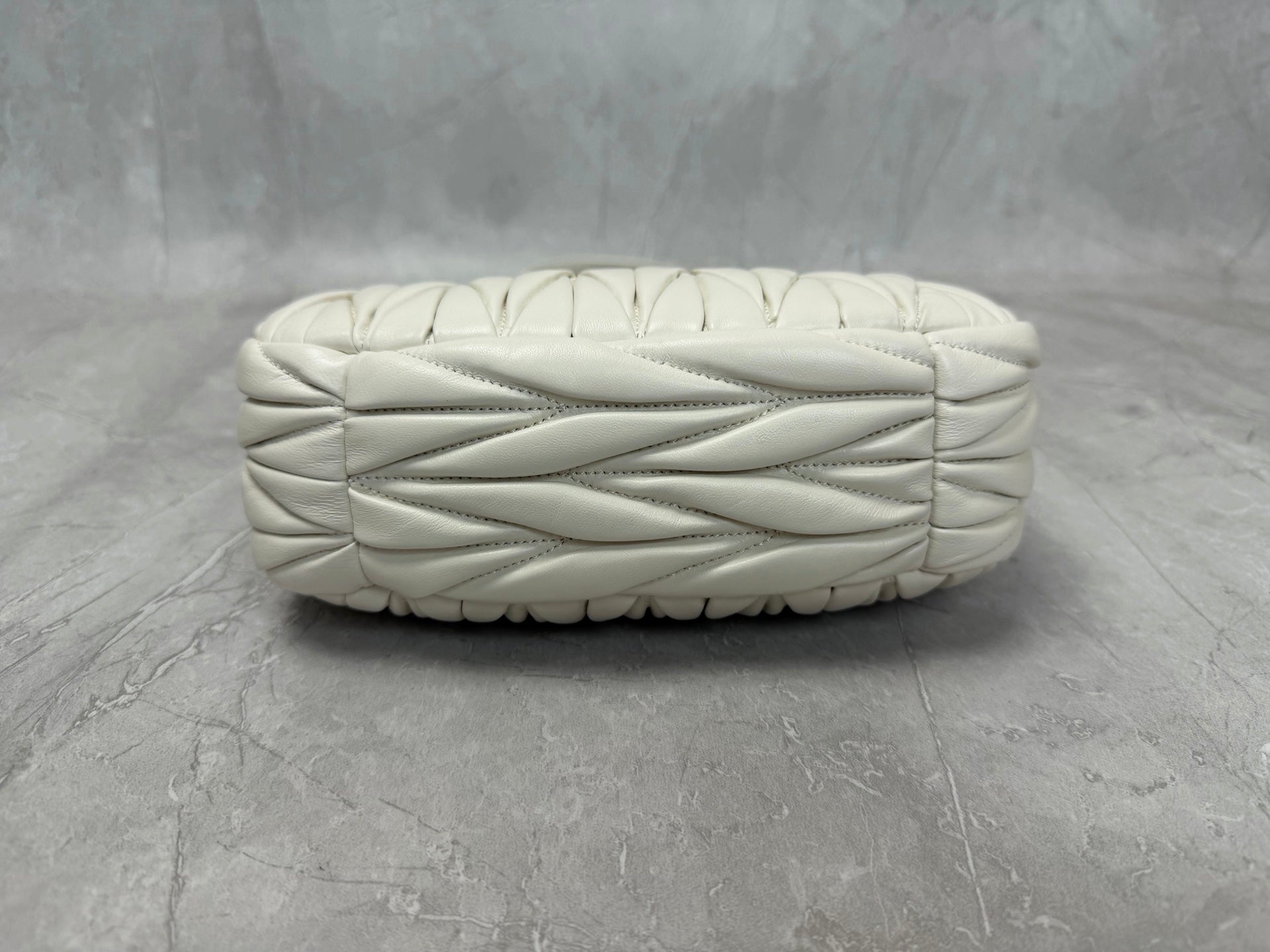 Matelassé Shoulder Bag - View 4