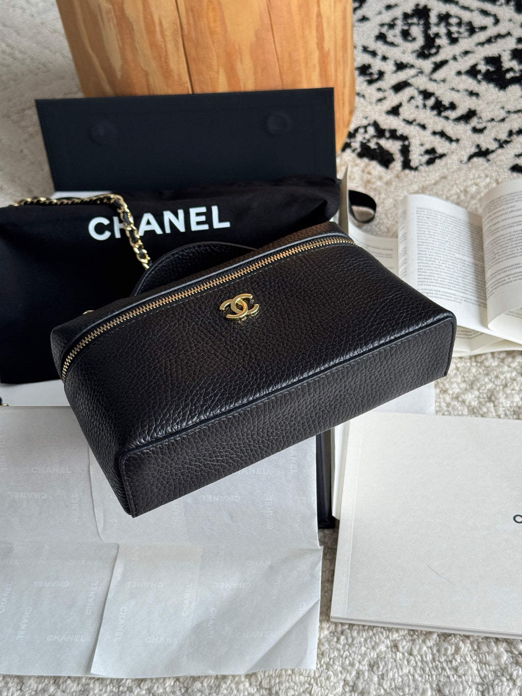 26A Small Vanity Case with Chain in Grained Calfskin