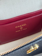 26A Small Vanity Case with Chain in Grained Calfskin