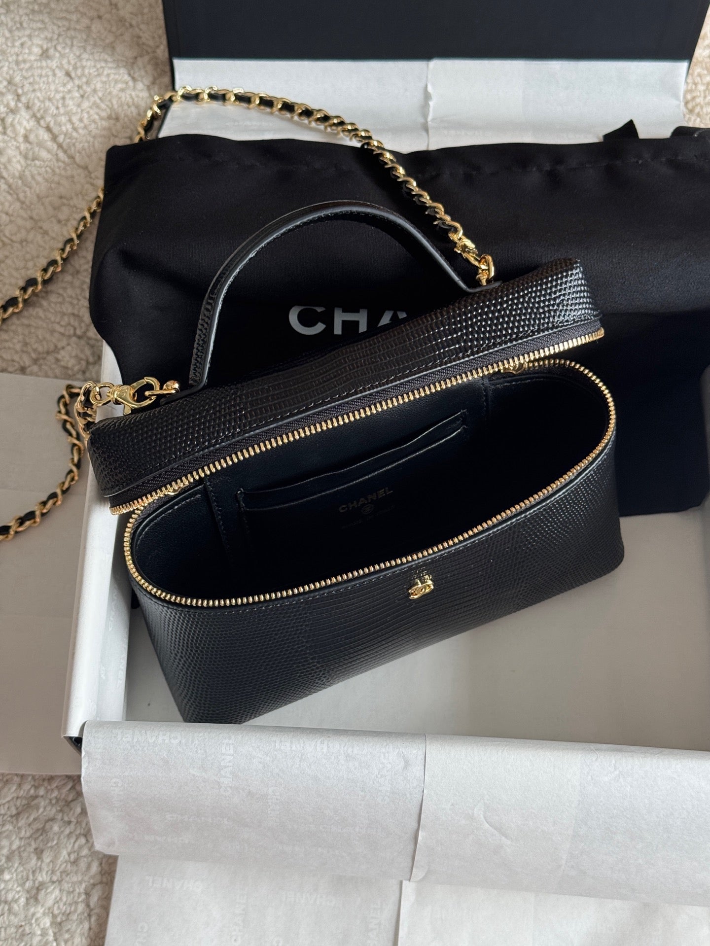 26A Small Vanity Case with Chain in Lizard-Embossed Calfskin Bag