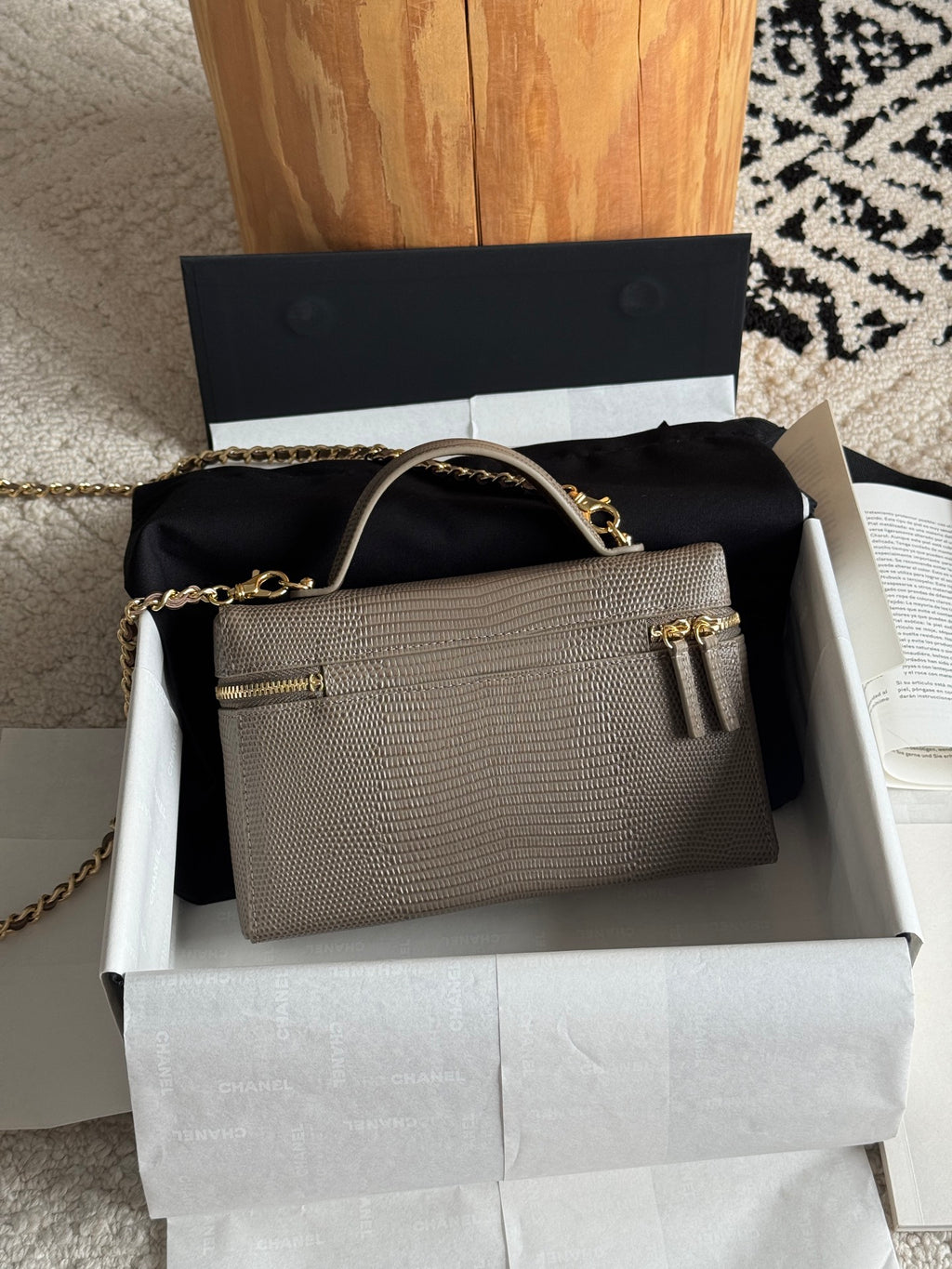 26A Small Vanity Case with Chain in Lizard-Embossed Calfskin Bag