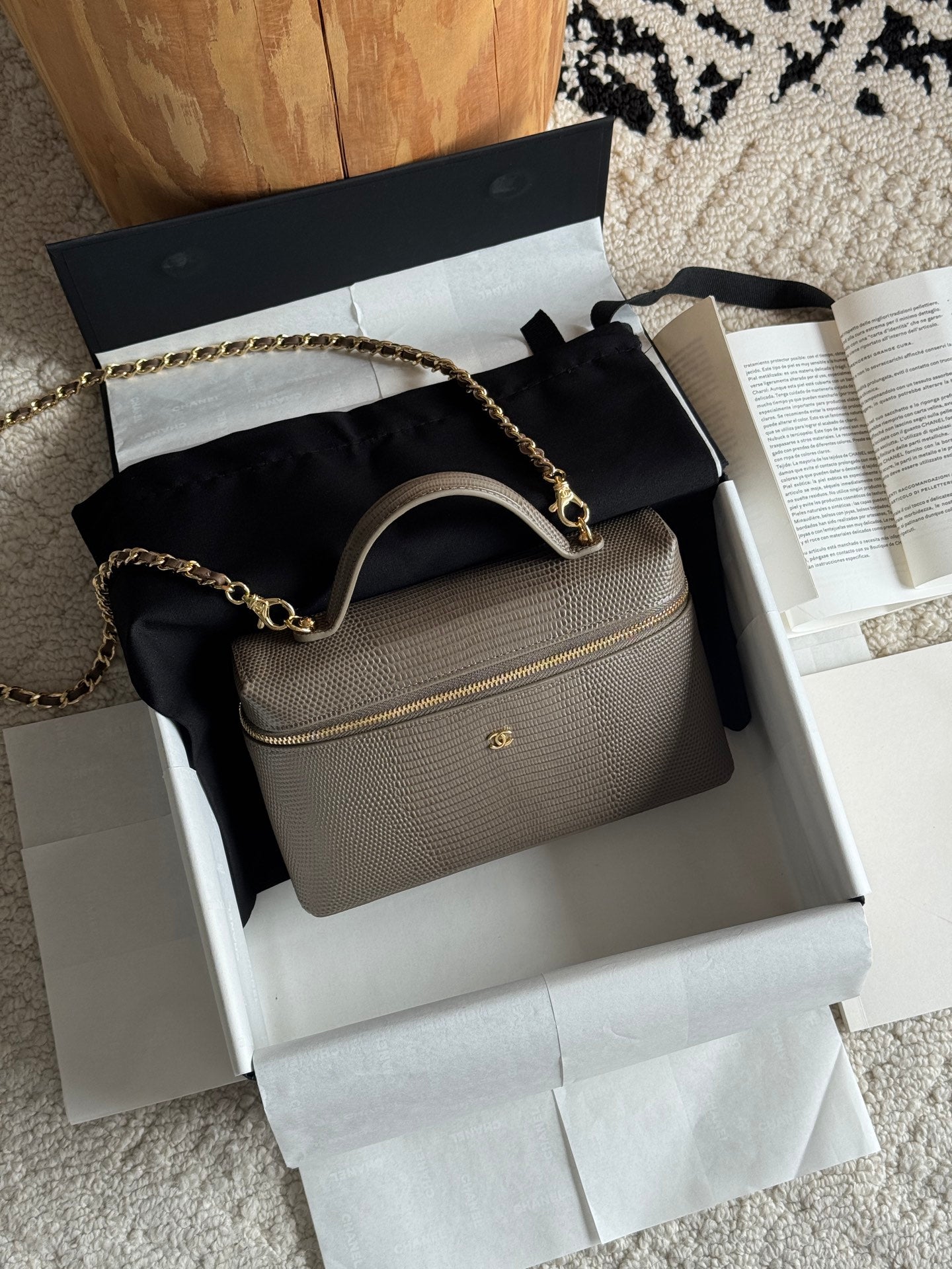 26A Small Vanity Case with Chain in Lizard-Embossed Calfskin Bag