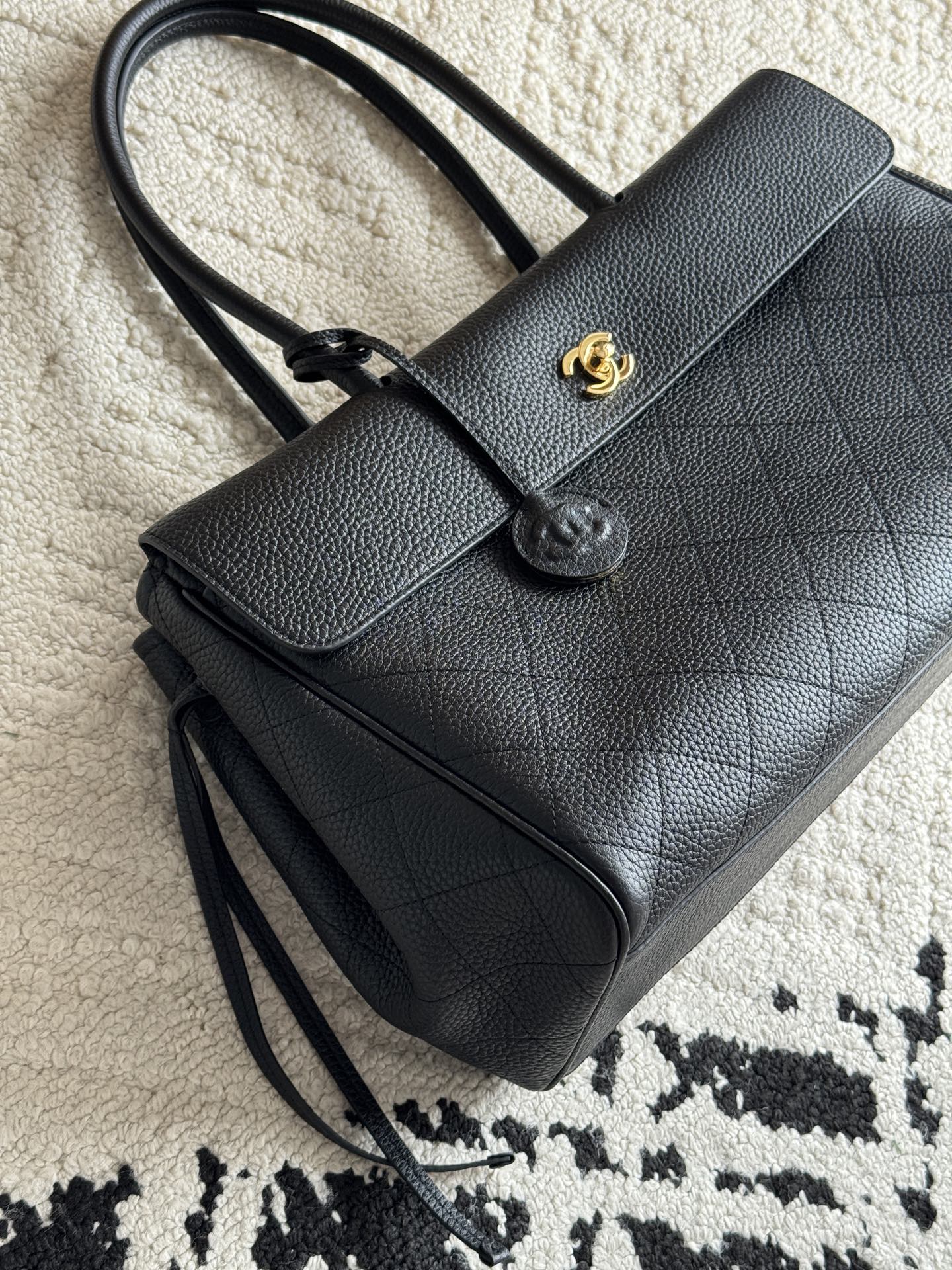 26S Medium Baguette Bag in Grained Calfskin