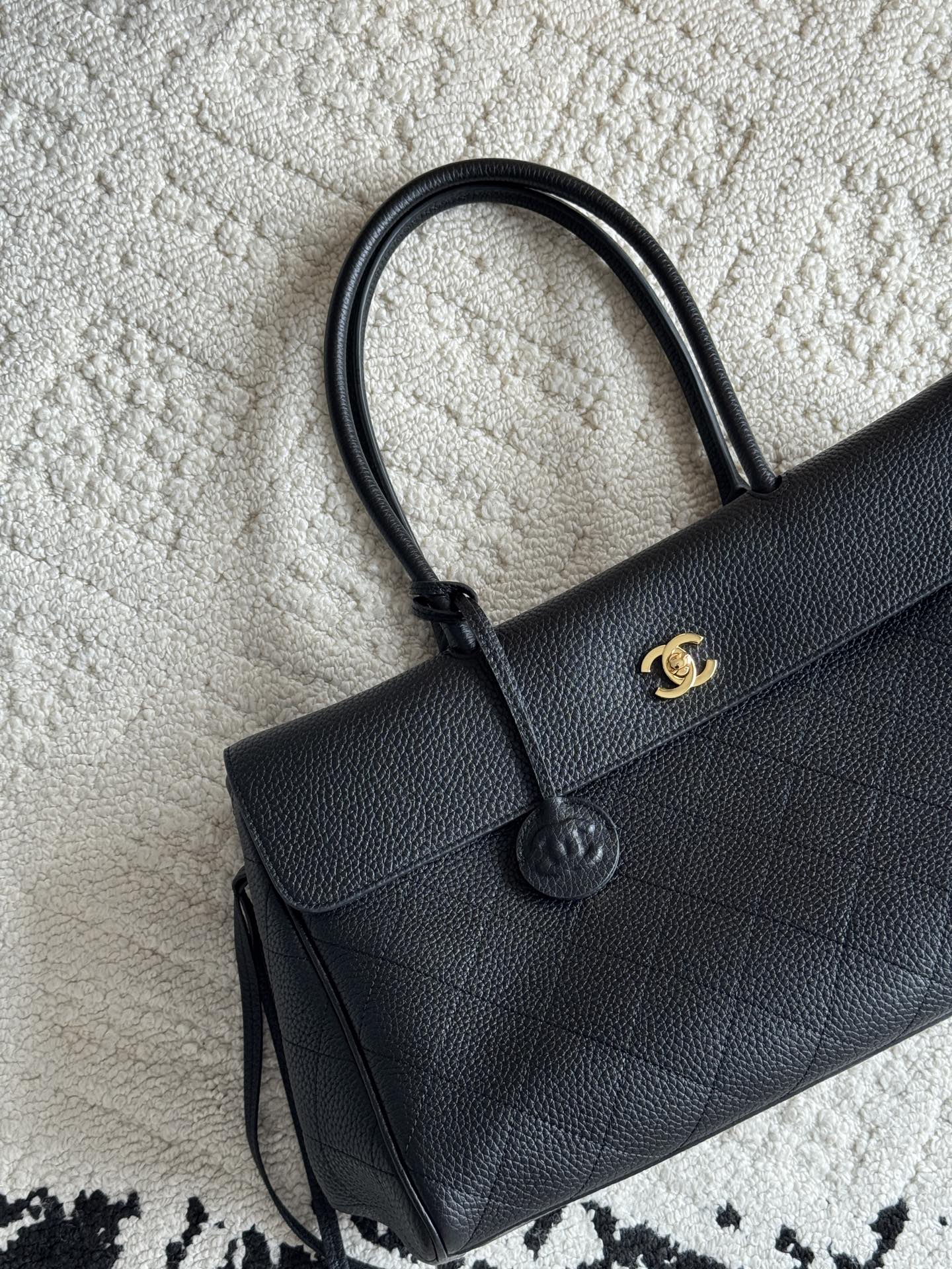 26S Medium Baguette Bag in Grained Calfskin
