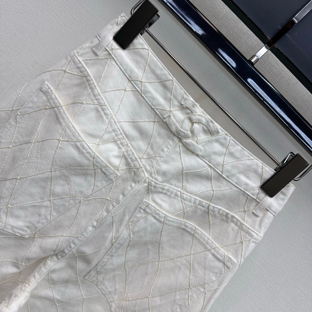 Quilted Denim Wide-Leg Jeans - White - View 6