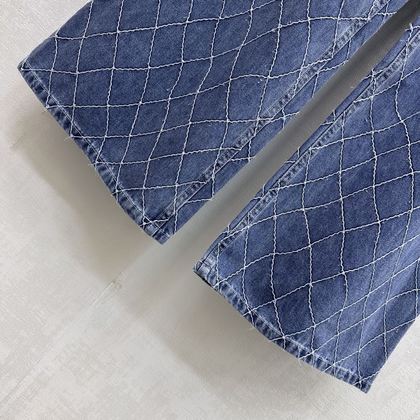 Quilted Denim Wide-Leg Jeans - Blue - View 4