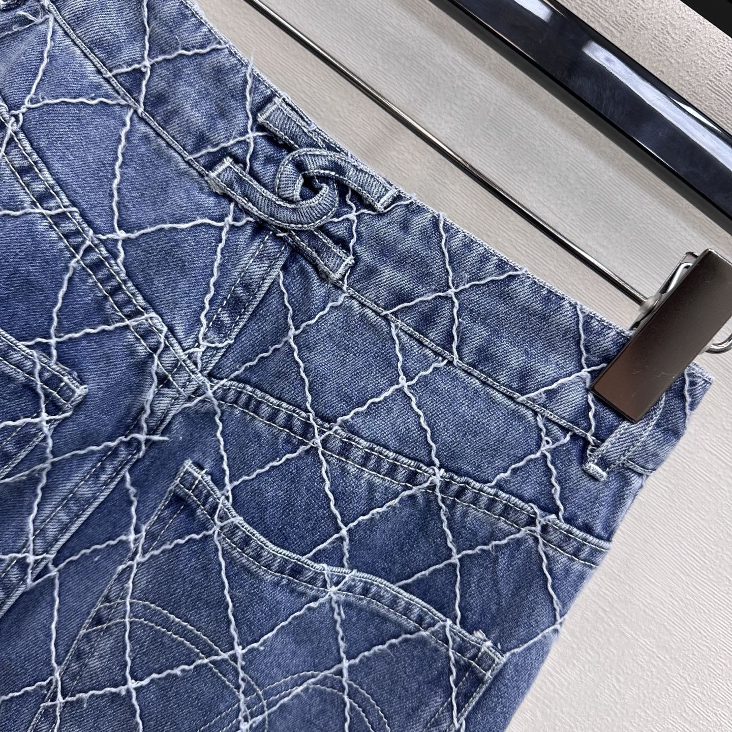 Quilted Denim Wide-Leg Jeans - Blue - View 7