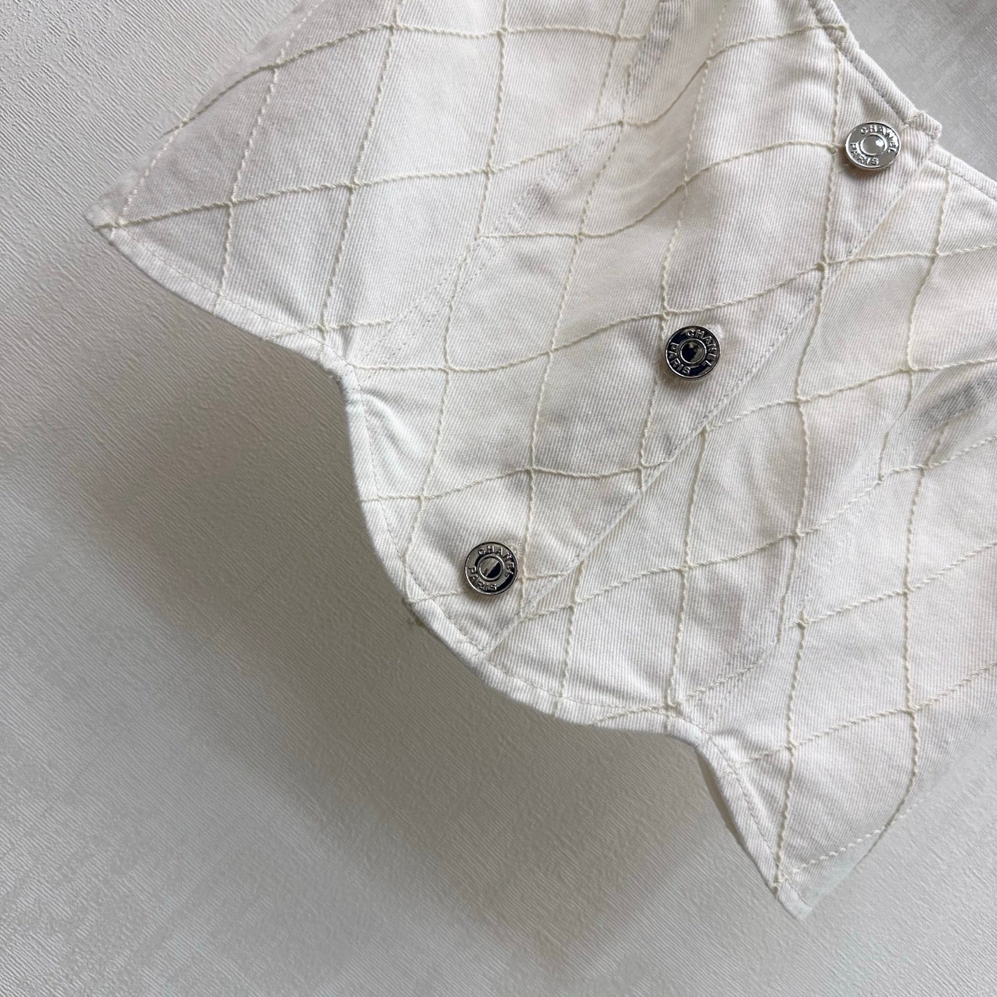 Quilted Denim Cropped Vest - White - View 4